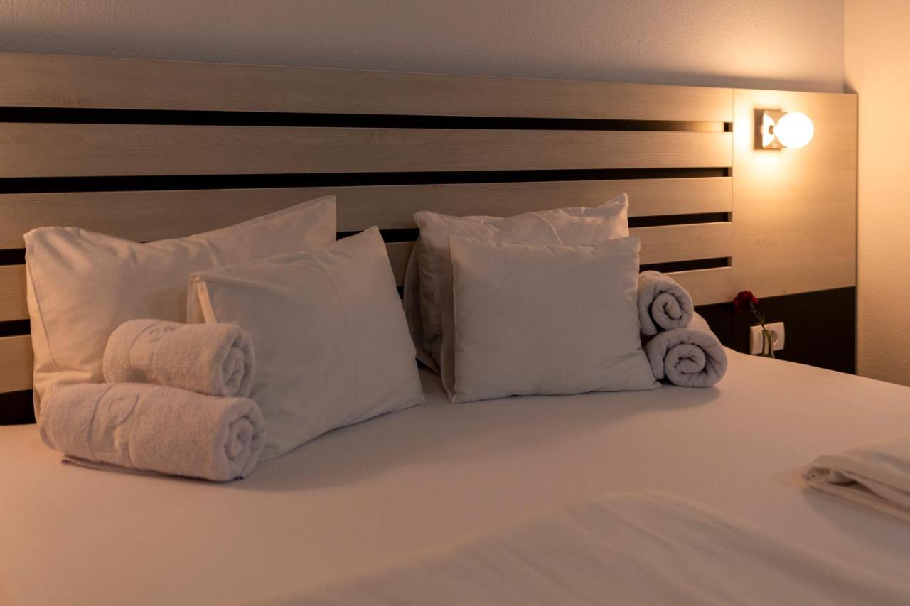 Garni Hotel 11Tica Dm Novi Sad Extérieur photo