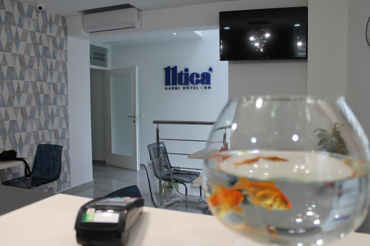 Garni Hotel 11Tica Dm Novi Sad Extérieur photo