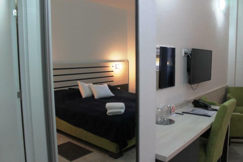 Garni Hotel 11Tica Dm Novi Sad Extérieur photo