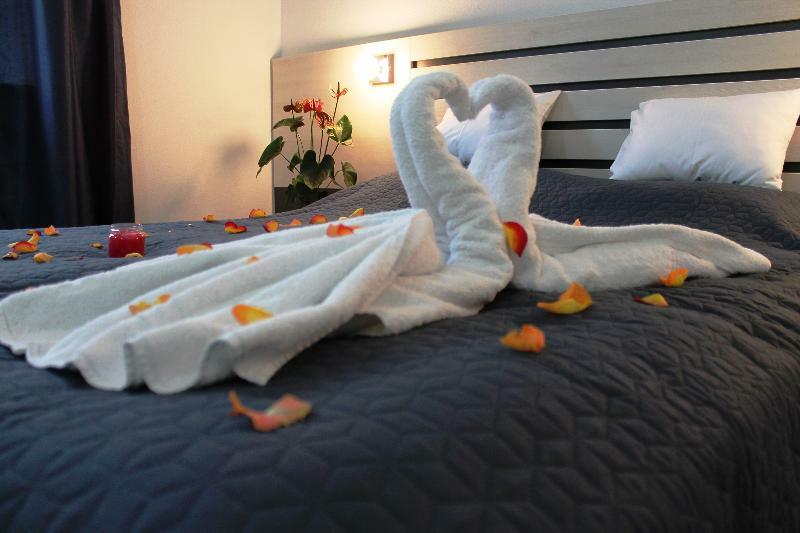 Garni Hotel 11Tica Dm Novi Sad Extérieur photo