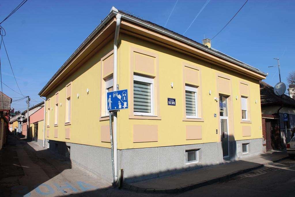 Garni Hotel 11Tica Dm Novi Sad Extérieur photo